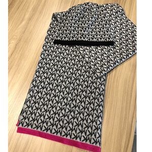 MICHAEL KORS Hat and Scarf set